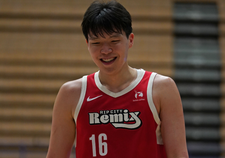 博鱼官方入口-G联赛:杨瀚森15+9+5+5失误5犯遭肘击 混音罚球准绝杀太阳